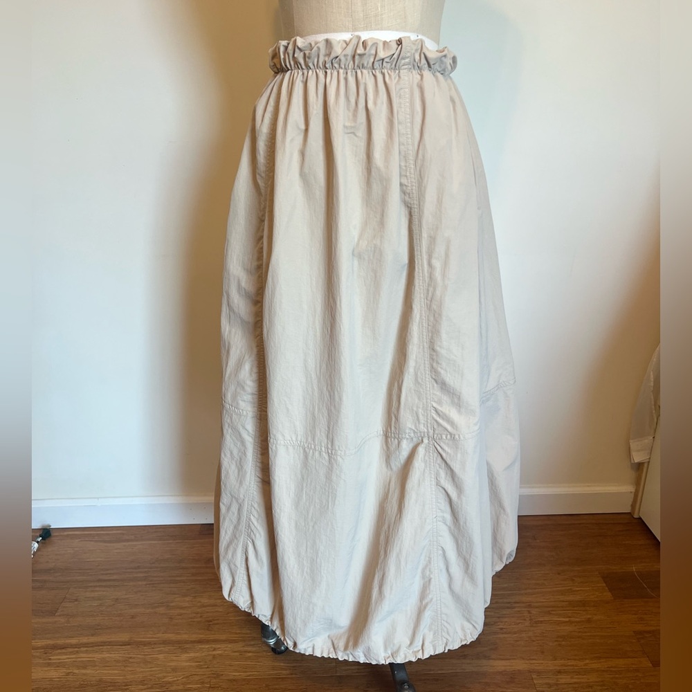 NWOT Zara long balloon skirt sz XS